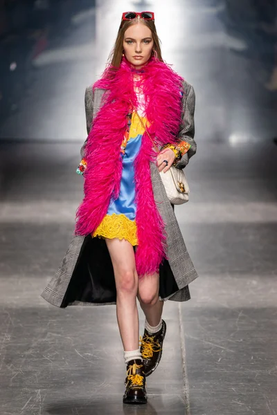 Look 29